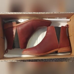 Nisolo Everyday Chelsea Boot cognac brown leather size 7